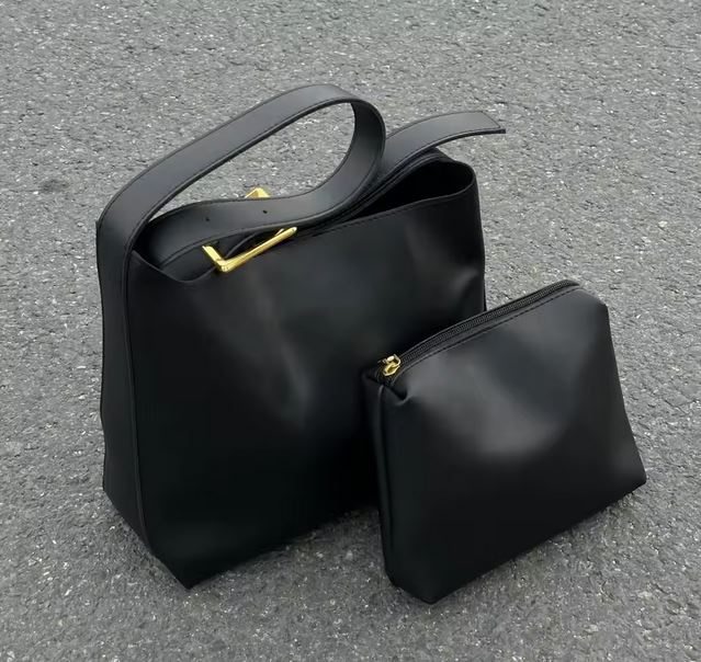 حقيبة نسائية عصرية